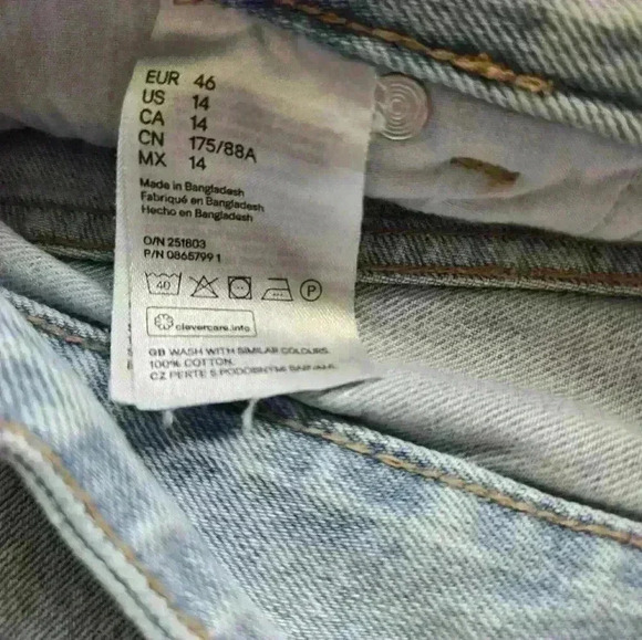 H&M Jeans Women's Size 14 High Waist Relaxed fit Faded Wash Tapered Leg - Picture 2 of 8